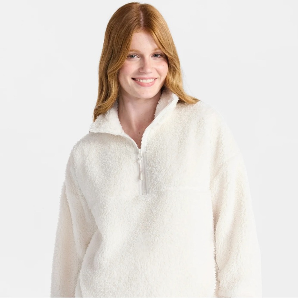 No Boundaries Women’s White Plush Half-Zip Pullover
